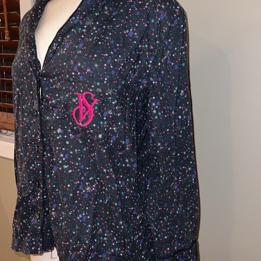 Women’s Victoria's Secret Black Speckled Button-Up - Picture 4 of 7